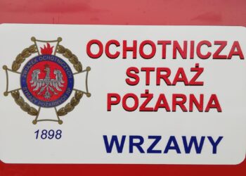 Wrzawy: Nowe drzwi do remizy OSP.