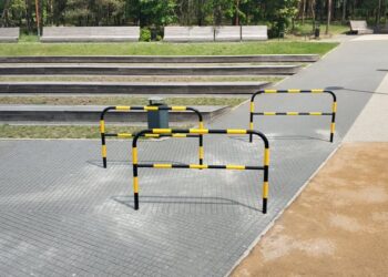 Mielec:  Barierki dla bezpieczeństwa najmłodszych.