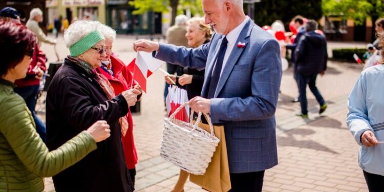 Tarnobrzeg: Flagi na Dzień Flagi RP
