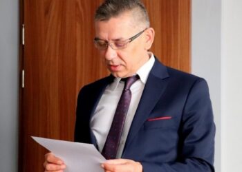 Czy Powiatowe Urzędy Pracy są potrzebne w dobie niskiego bezrobocia, jak aktywizować i zmotywować do pracy osoby pozostające od lat na bezrobociu i na wiele innych pytań odpowiada Grzegorz Durak, dyrektor Powiatowego Urzędu Pracy w Mielcu. Rozmawia Tomasz Łępa.