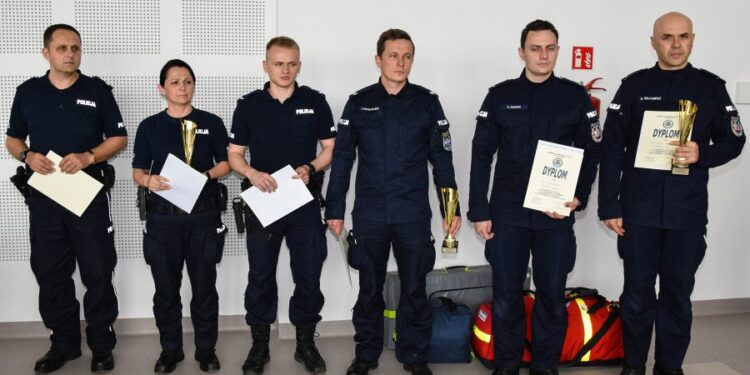 Mielec:  Mieleccy funkcjonariusze na podium.