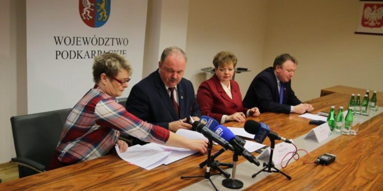 Region: Fundusze na poprawę dróg.
