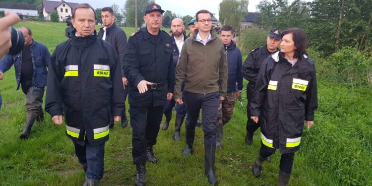 Mielec: Premier Mateusz Morawiecki na zalanych terenach powiatu mieleckiego.