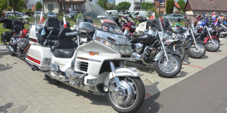 Stalowa Wola: Rozpoczęli sezon motocyklowy przy rozwadowskiej Farze