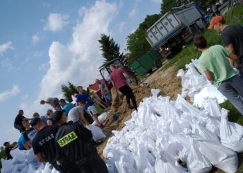 Grębów: Sytuacja w Jamnicy pod kontrolą. Pomogli mieszkańcy.