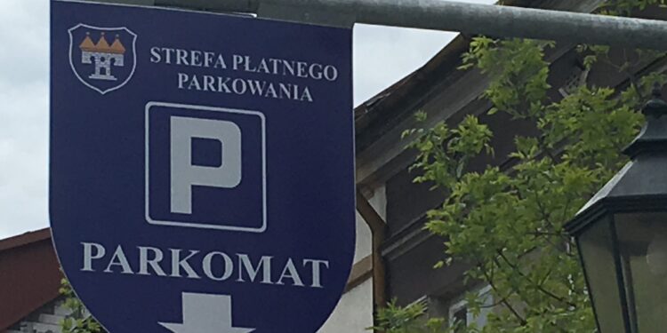 Opatów: Parkomaty w strefie parkowania