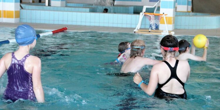 Kolbuszowa: Darmowe lekcje pływania.