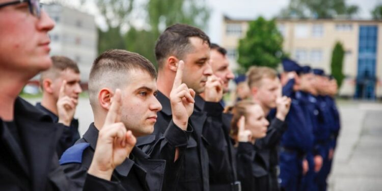 Świętokrzyskie: Ślubowanie nowych policjantów.