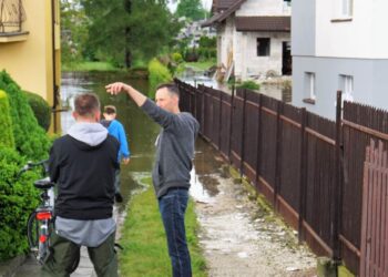 Kolbuszowa: Mieszkańcy pytają o przyczyny powodzi.