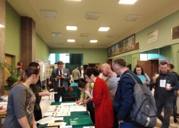 Kielce: Konferencja „Młodzież czaruje”.