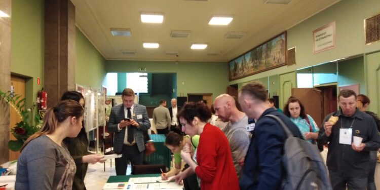 Kielce: Konferencja „Młodzież czaruje”.