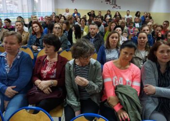 Majdan Królewski: Podzielą szkołę.