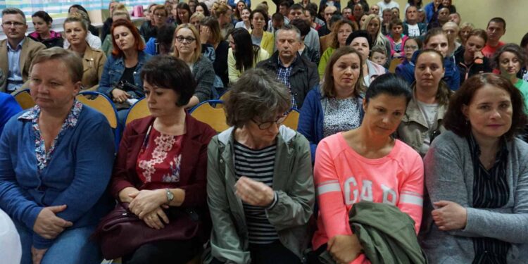 Majdan Królewski: Podzielą szkołę.