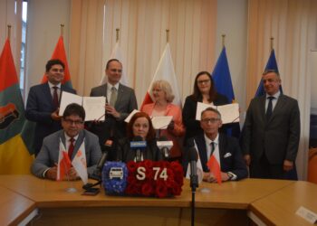 Stalowa Wola: Podpisano umowę na pierwsze dokumentacje do budowy s-74