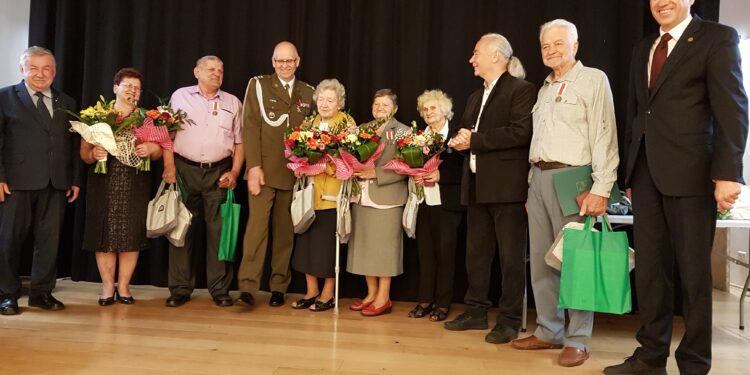 Tarnobrzeg. Srebrne medale „Za zasługi dla obronności kraju”.