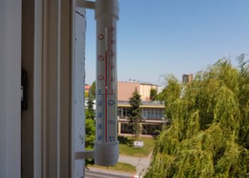 Tarnobrzeg. Dyrektorzy szkół skracają lekcje. Powodem jest upał.