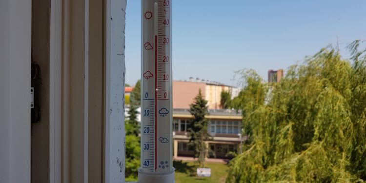 Tarnobrzeg. Dyrektorzy szkół skracają lekcje. Powodem jest upał.