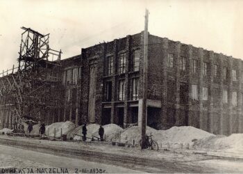 Sandomierz: „Skarby sandomierskiego Oddziału Archiwum Państwowego w Kielcach”.