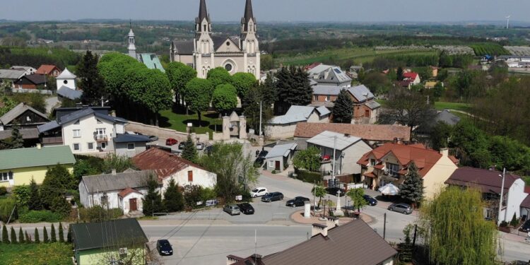 Sulisławice: Dziś uroczyste obchody jubileuszu 100-lecia Ochotniczej Straży Pożarnej, którym towarzyszy monografia „Ochotnicza Straż Pożarna w Sulisławicach 1919-2019” Piotra Sławińskiego i Tomasza Kowala.