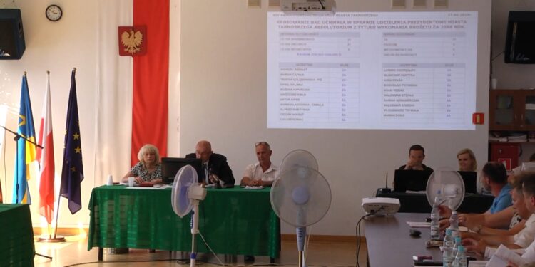 Tarnobrzeg. Radni udzielili absolutorium prezydentowi.