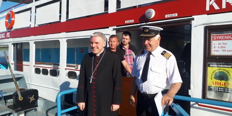 Sandomierz: Majówka po wodach Wisły.