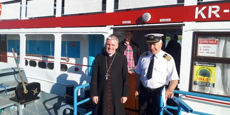 Sandomierz: Majówka po wodach Wisły.