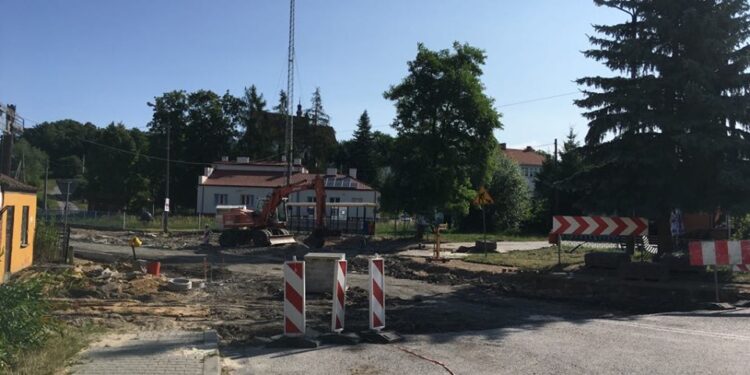 Klimontów: Remont na ul. Batalionów Chłopskich.