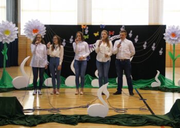 Cmolas: Festiwal Piosenki.