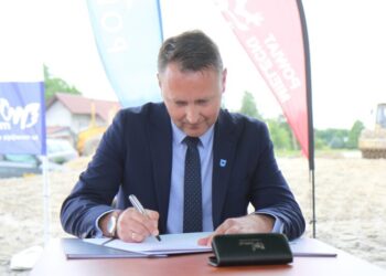 Mielec: Wsparcie przy budowie Hali Sportowej w Mielcu.