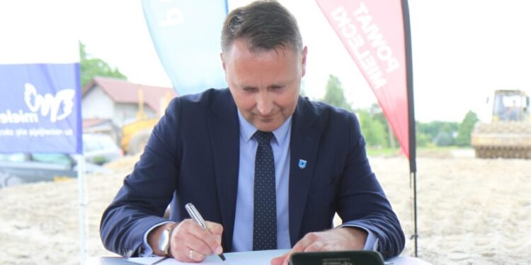 Mielec: Wsparcie przy budowie Hali Sportowej w Mielcu.