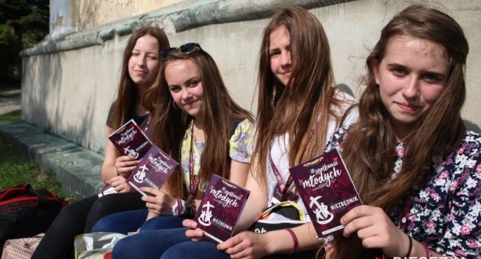 Klimontów: Diecezjalne Spotkanie Młodych.