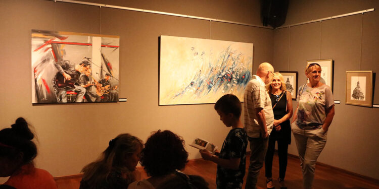 Mielec: Mnogość technik i różnorodność podejmowanych tematów.