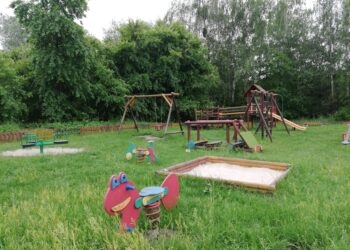 Stalowa Wola: Plac zabaw na piaskach wymaga remontu