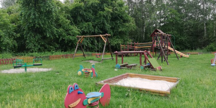 Stalowa Wola: Plac zabaw na piaskach wymaga remontu