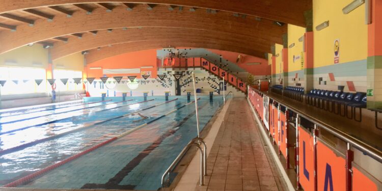 Sandomierz: Bilet wakacyjny na basen za 1 złoty.