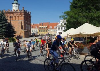 Sandomierz: X Sandomierski Rajd Papieski 'Rowerem z Ojcem Świętym’.