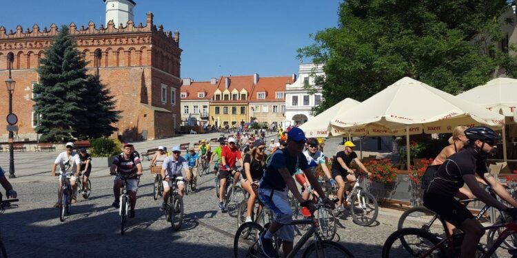 Sandomierz: X Sandomierski Rajd Papieski 'Rowerem z Ojcem Świętym’.