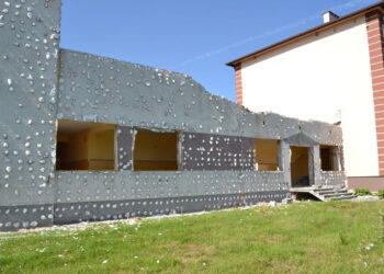 Stany: Budowa hali sportowej z pływalnią rozpoczęła się od rozbiórki