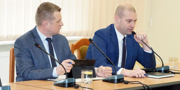 Dębica: Nowe zwyczaje radnych.Dębica: Nowe zwyczaje radnych.