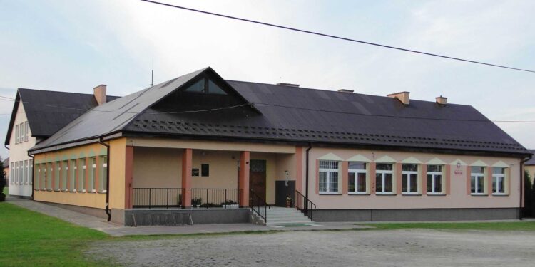 Kolbuszowa: Pytania o małe szkółki