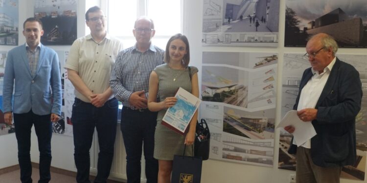 Dębica: Wizje zagospodarowania terenu wokół PKP.