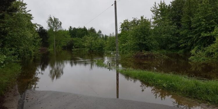 Region: Prace w usuwaniu skutków ulewnych deszczy trwają…