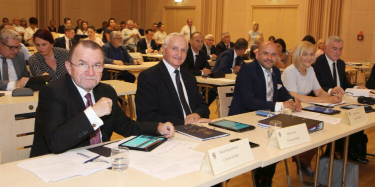 Świętokrzyskie: Zarząd województwa z absolutorium.