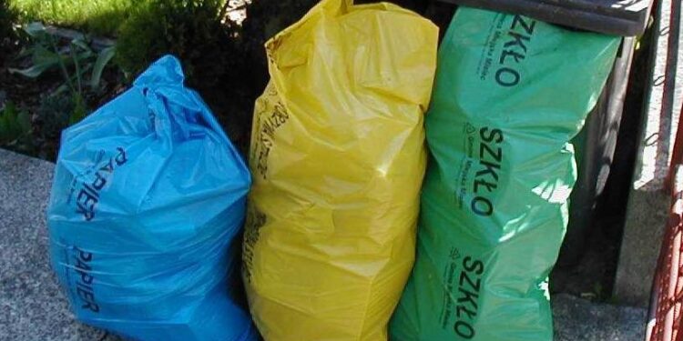 Mielec: Śmieciowa szara strefa.