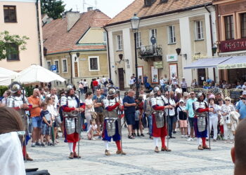 Sandomierz: Wystawcy, rekonstrukcje historyczne i koncerty czyli drugi dzień Jarmarku Jagiellońskiego.