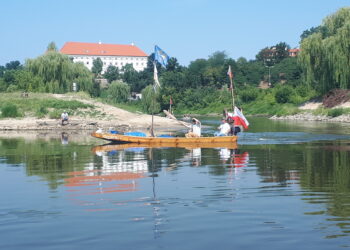Sandomierz: Ze starego portu w Sandomierzu wyruszyli uczestnicy 4. Wyprawy Warszawskiej.