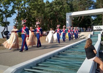 Mielec: Folklor na Górce Cyranowskiej.