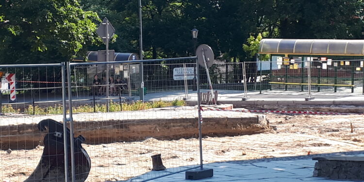 Sandomierz: Remont pod Bramą Opatowską. Utrudnienia w ruchu.