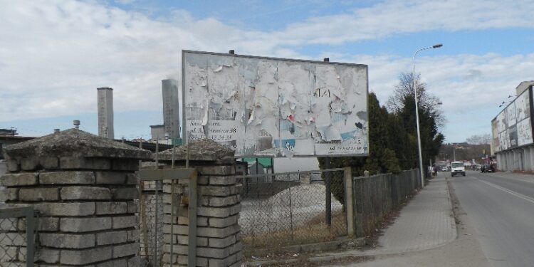 Sandomierz: Władze miasta chcą uporządkowania reklam w przestrzeni miejskiej.