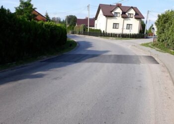 Samborzec: Droga coraz bezpieczniejsza.